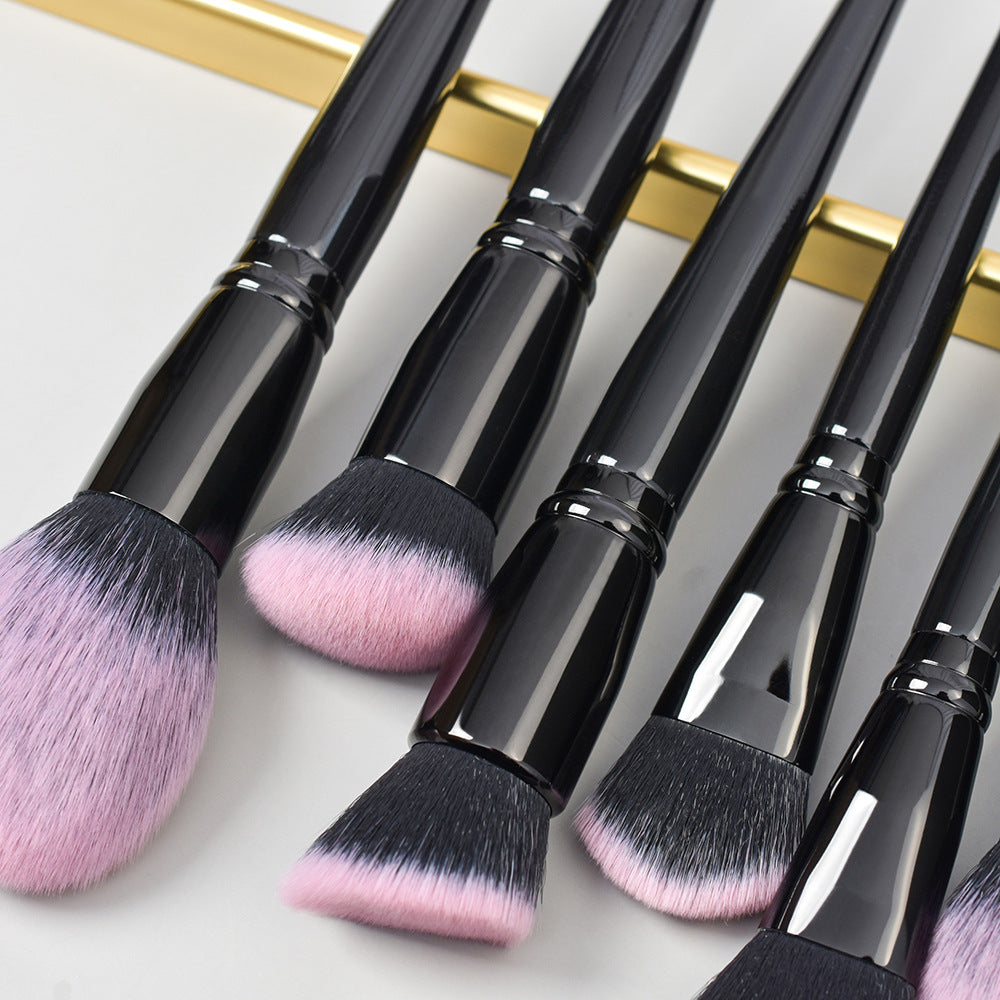 The Classic Essence Brush Set: Beauty in Simplicity Set of 18 Brush Set