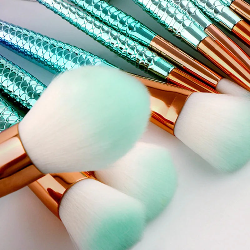 Mermaid Mogul: 16-Piece Makeup Brush Set