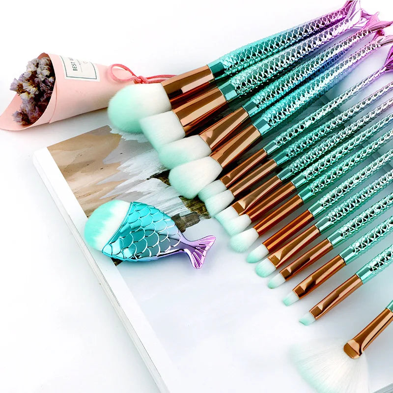 Mermaid Mogul: 16-Piece Makeup Brush Set