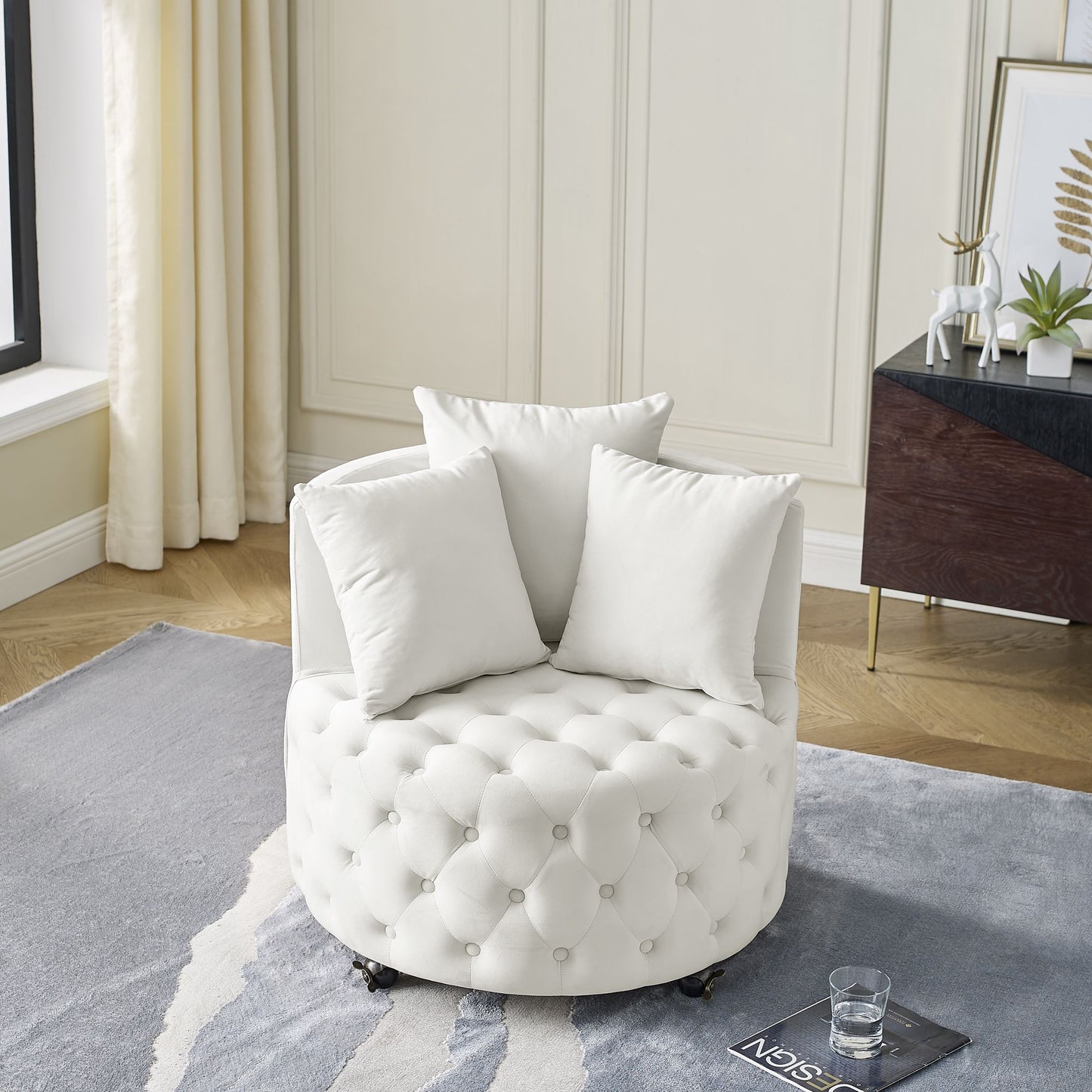 The Pearl Glide Chair with 3 Pillows